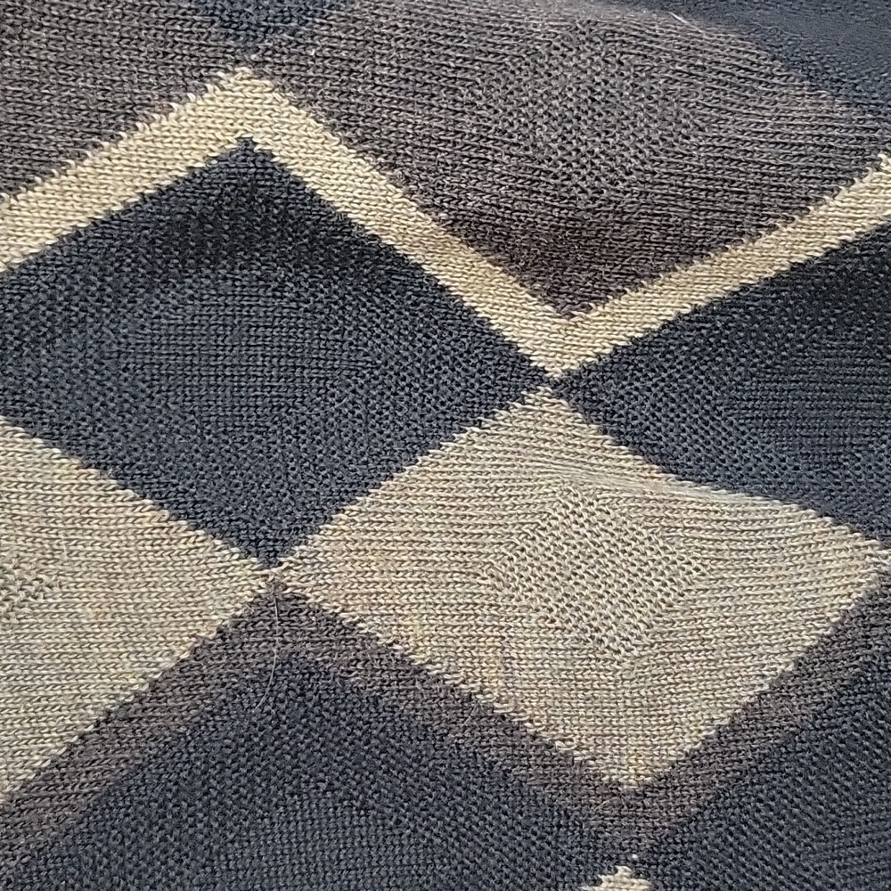 Tundra Canada 100% Merino Wool Argyle Sweater - Picture 6 of 7